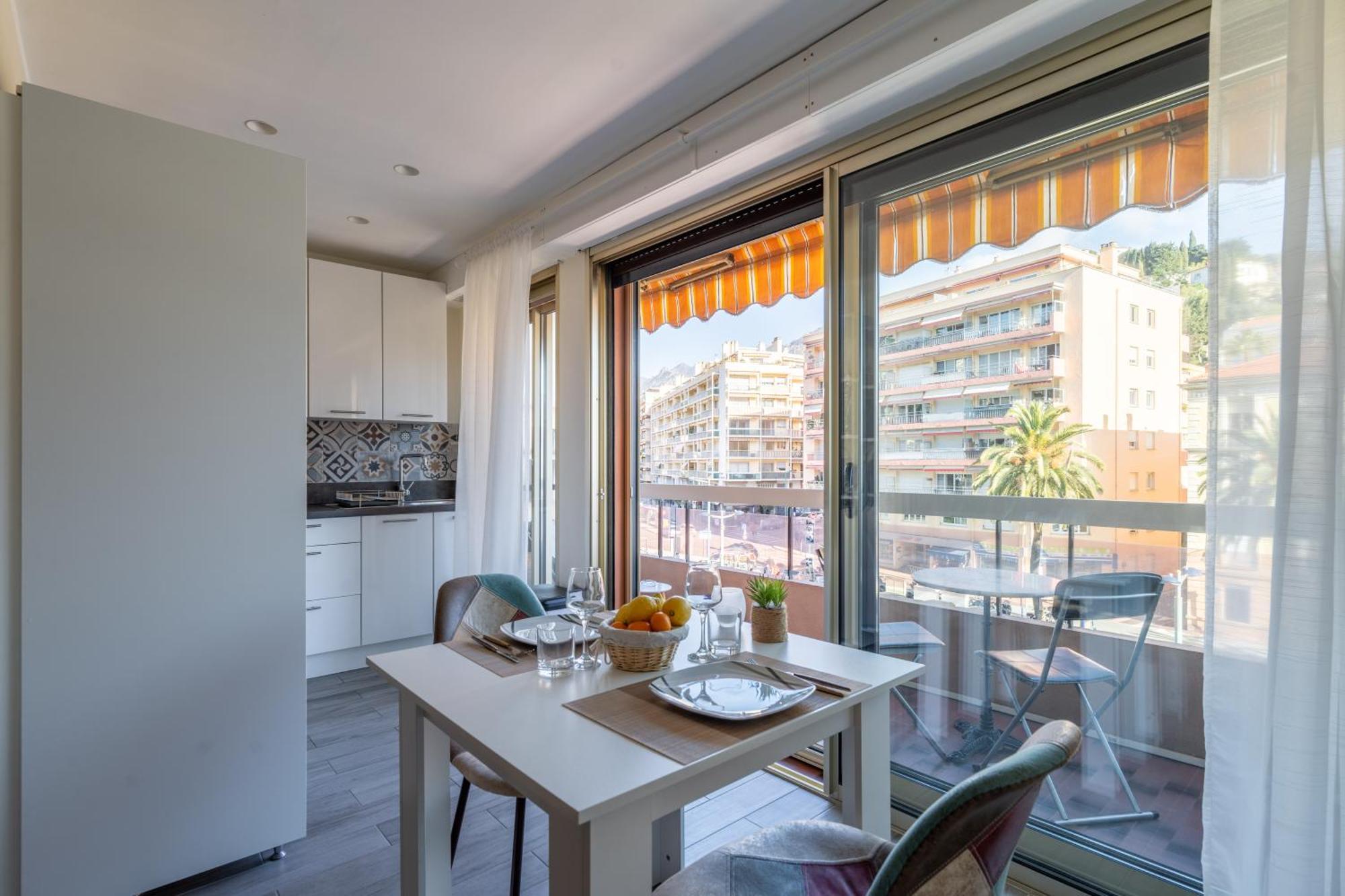 Fabuleux Appartement 2 Personnes Au Coeur De Menton, Climatise Et Proche Gares Routiere Et Sncf Exterior foto