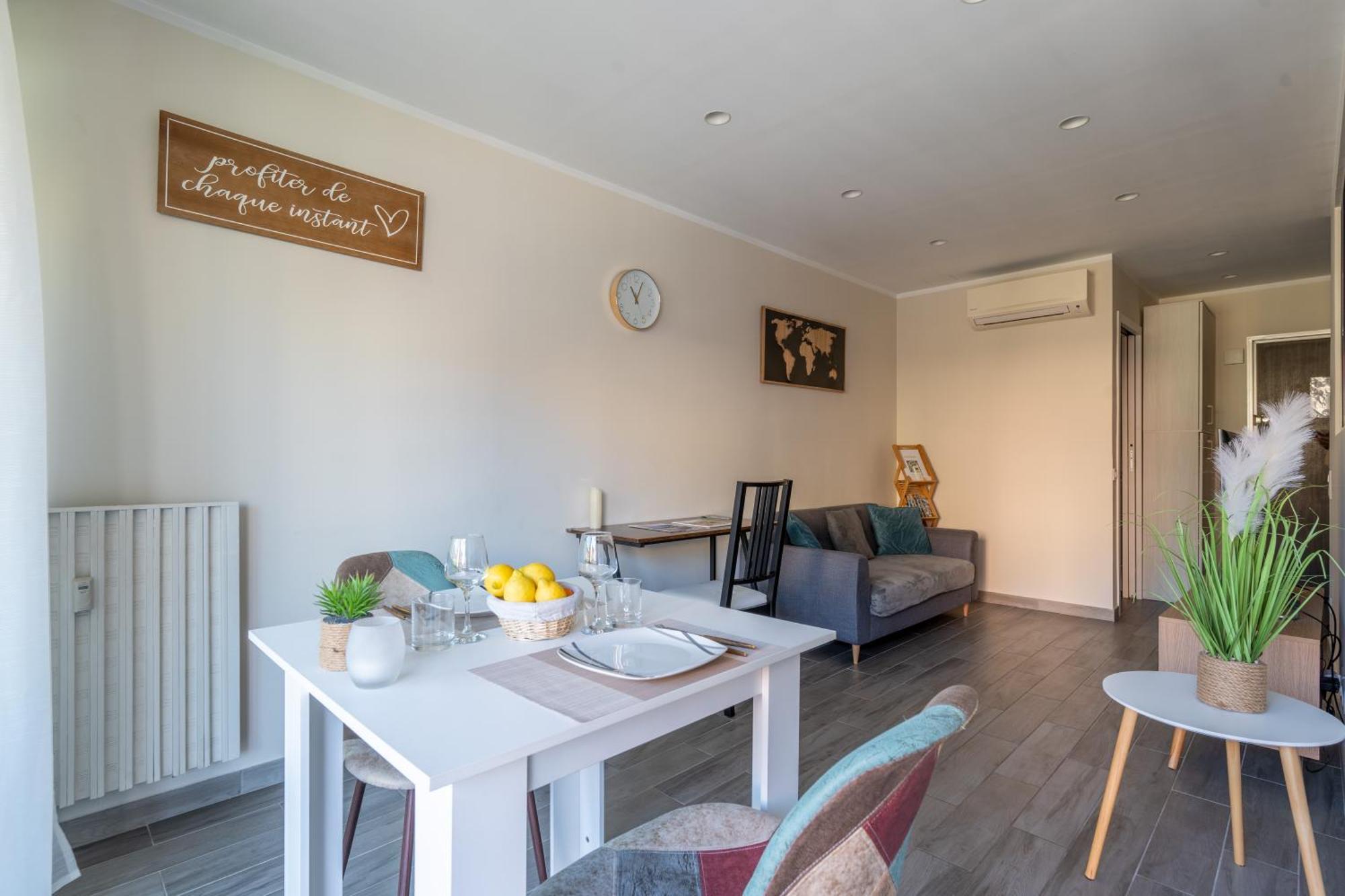 Fabuleux Appartement 2 Personnes Au Coeur De Menton, Climatise Et Proche Gares Routiere Et Sncf Exterior foto