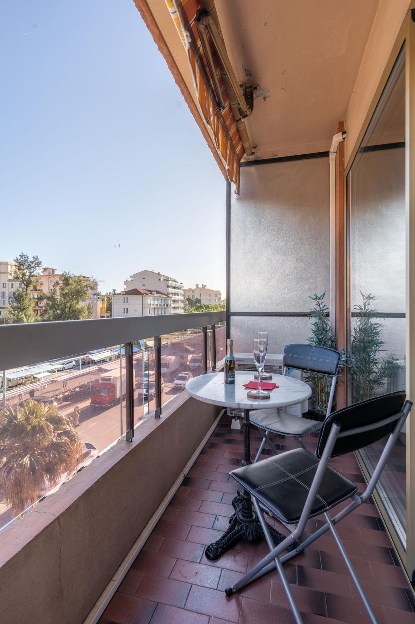 Fabuleux Appartement 2 Personnes Au Coeur De Menton, Climatise Et Proche Gares Routiere Et Sncf Exterior foto