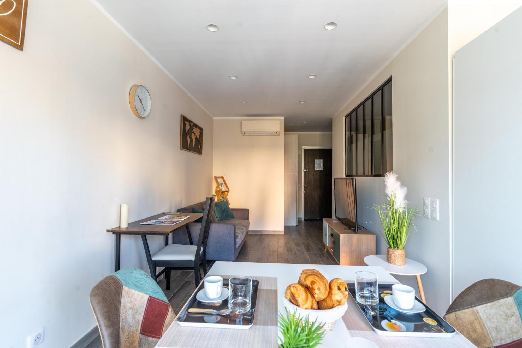 Fabuleux Appartement 2 Personnes Au Coeur De Menton, Climatise Et Proche Gares Routiere Et Sncf Exterior foto