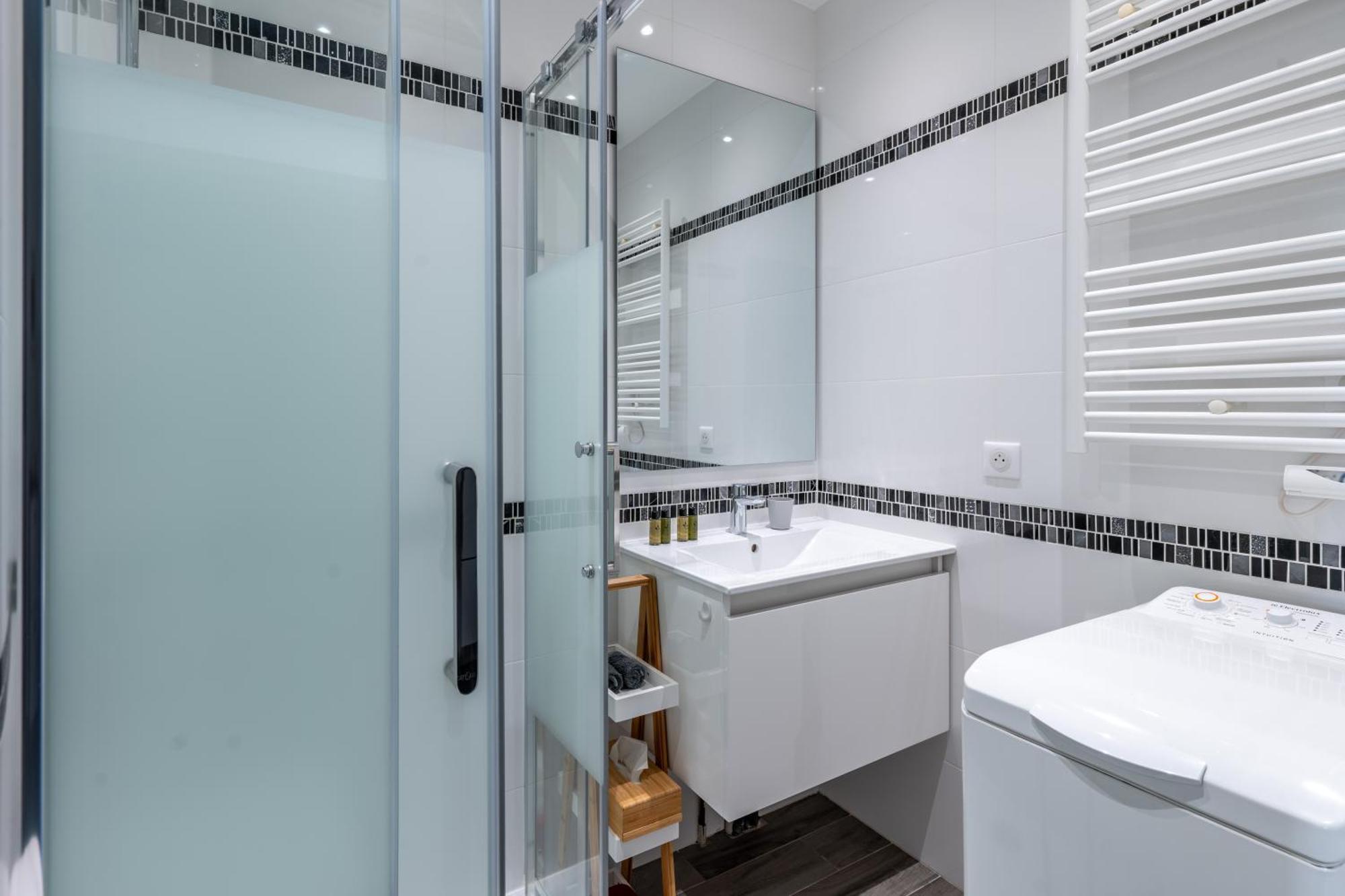 Fabuleux Appartement 2 Personnes Au Coeur De Menton, Climatise Et Proche Gares Routiere Et Sncf Exterior foto