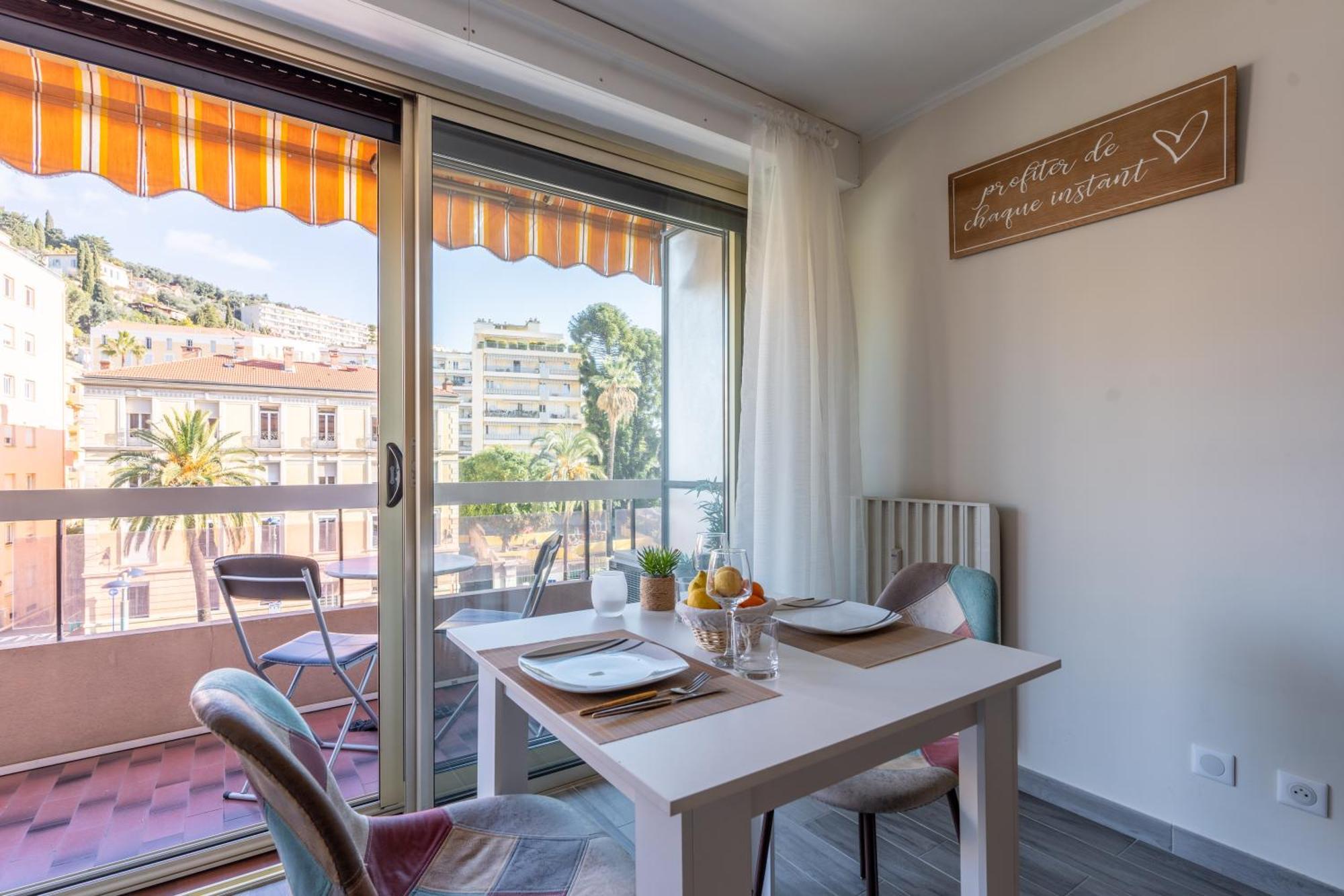 Fabuleux Appartement 2 Personnes Au Coeur De Menton, Climatise Et Proche Gares Routiere Et Sncf Exterior foto