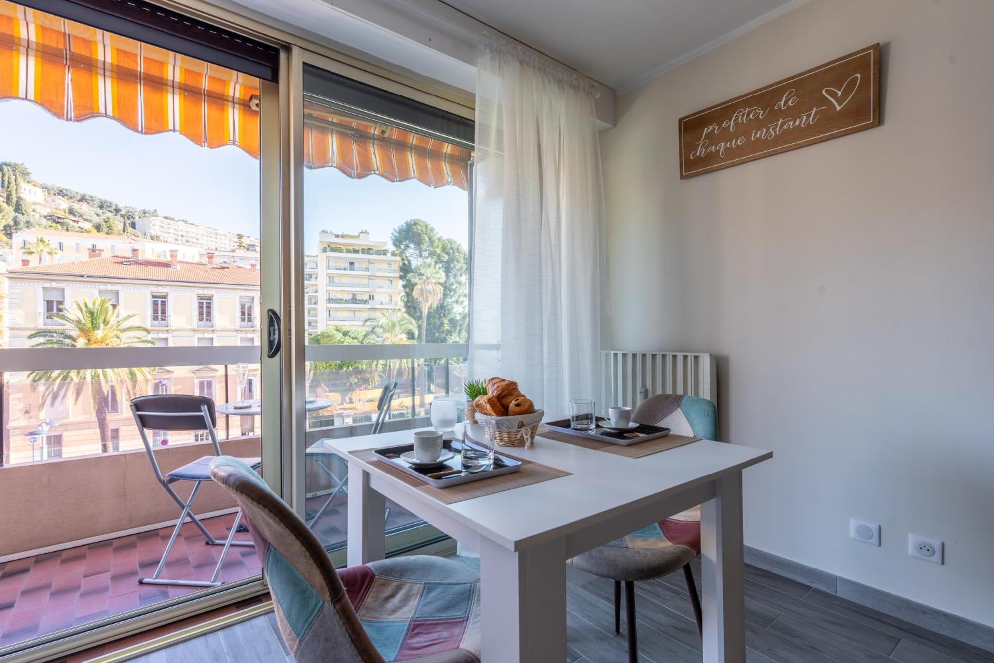 Fabuleux Appartement 2 Personnes Au Coeur De Menton, Climatise Et Proche Gares Routiere Et Sncf Exterior foto